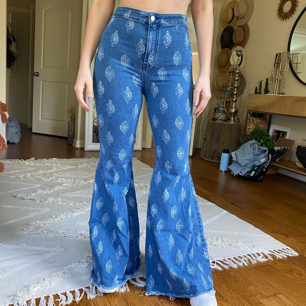 Free people size 28 flared jeans